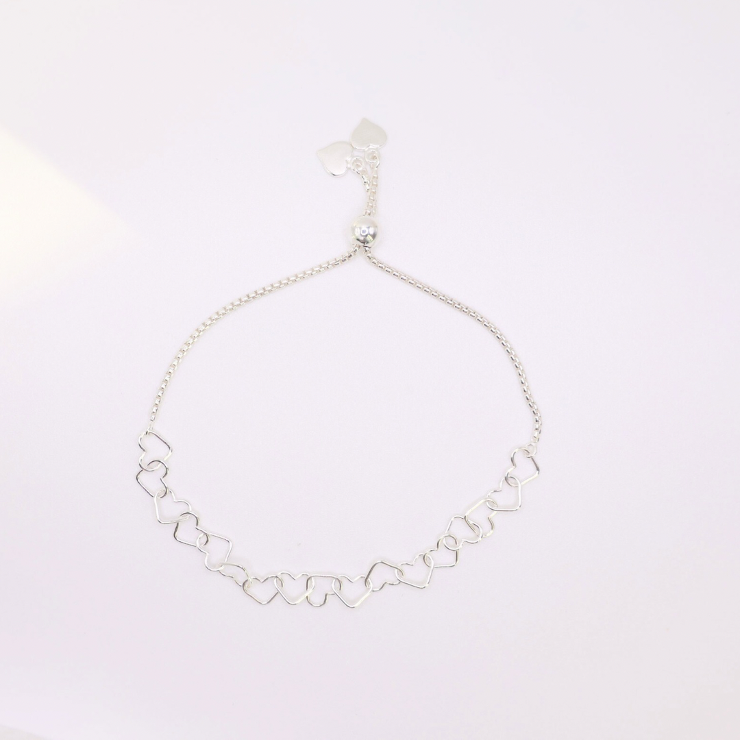 adjustable heart bracelet in silver