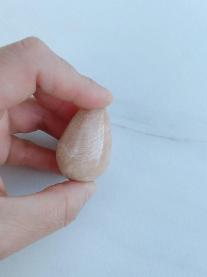 Hand Carved Peach Fertility Moonstone Egg - 3Rosebudsco.com